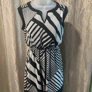 Enfocue Studio Women's Dress Size 6 No Sleeves Black & White Stripes